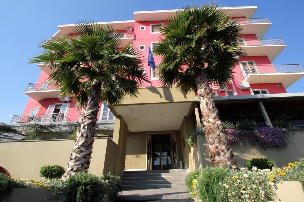 Hotel Carosello Понтеканьяно Екстер'єр фото