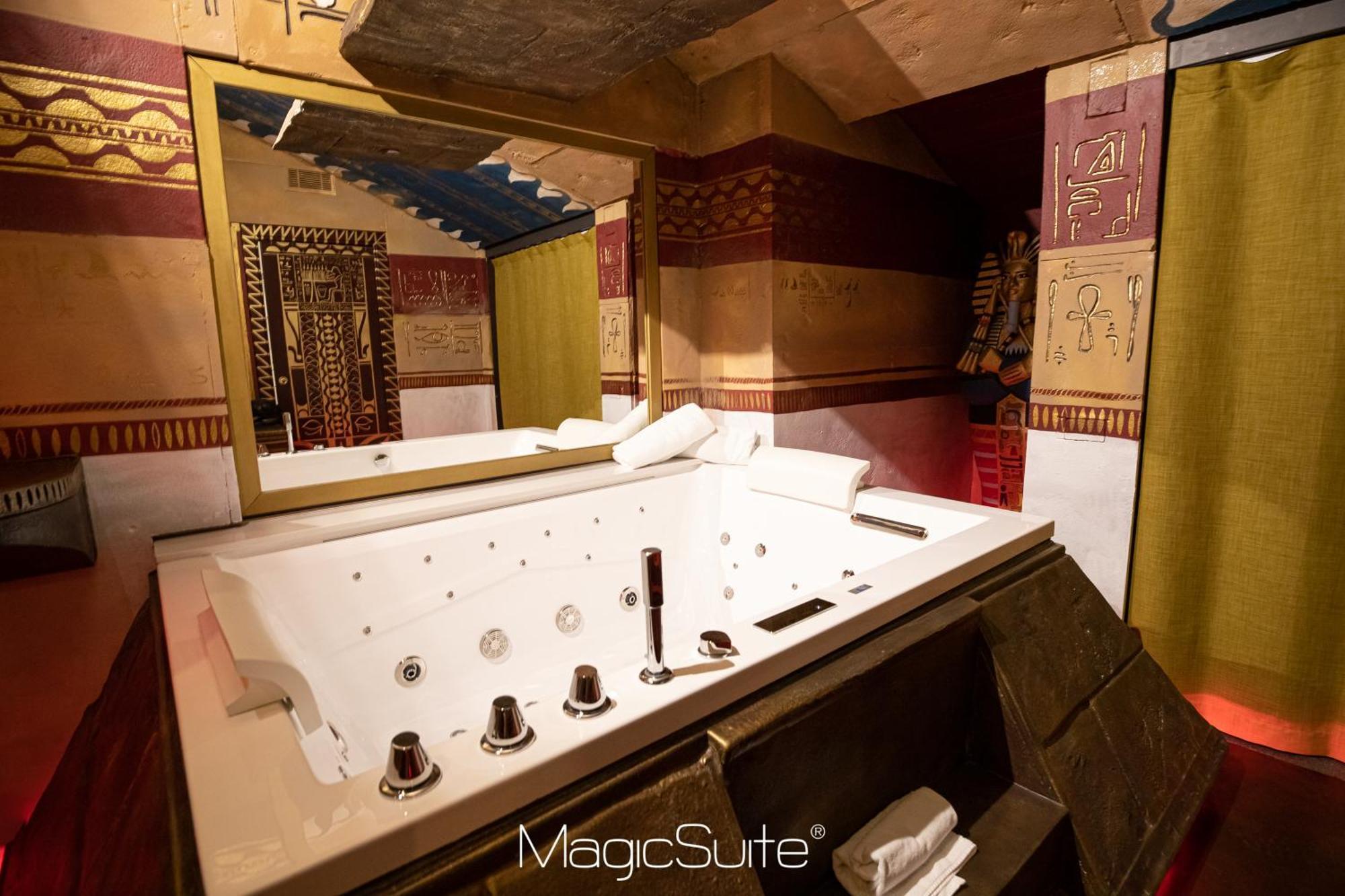 Hotel Carosello Понтеканьяно Екстер'єр фото
